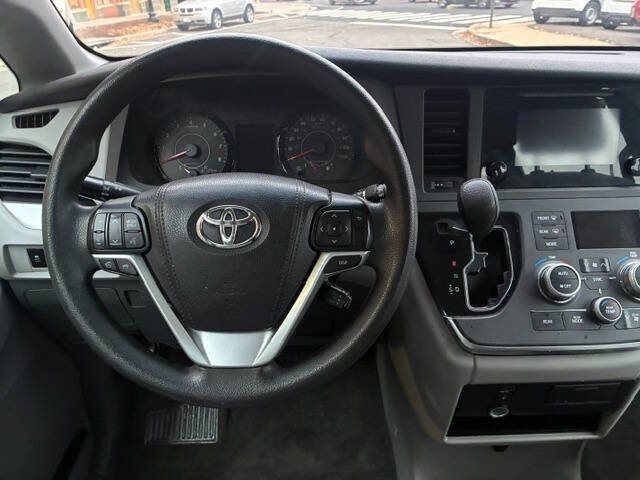 2015 Toyota Sienna L 7-Passenger