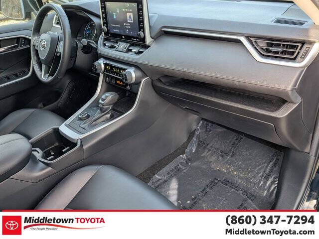 2022 Toyota RAV4 Hybrid XLE Premium