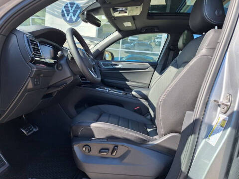 2026 Volkswagen Atlas Cross Sport SEL R-Line Black 4Motion