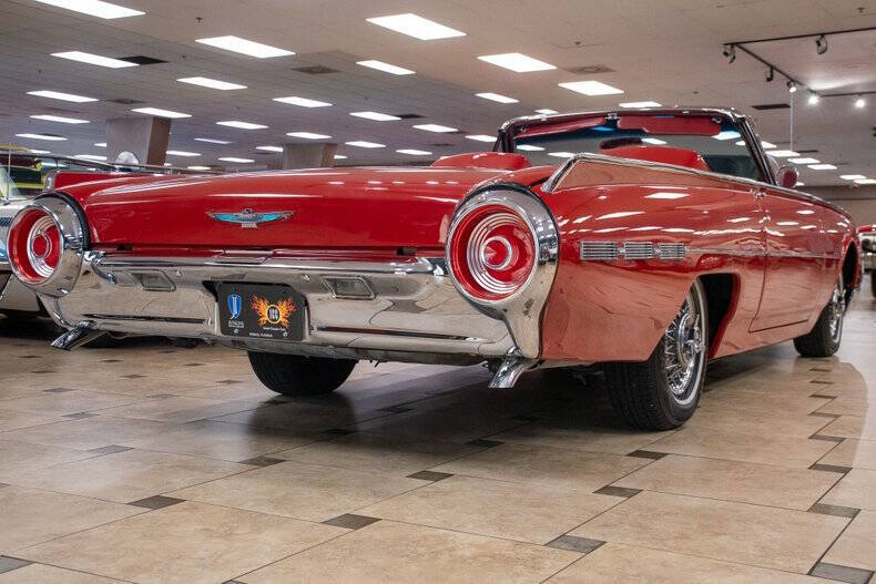 1962 Ford Thunderbird