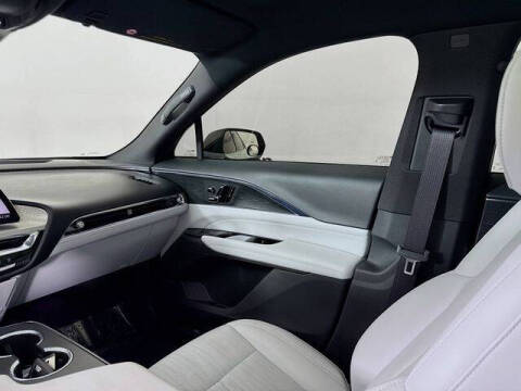 2024 Cadillac LYRIQ Luxury 1