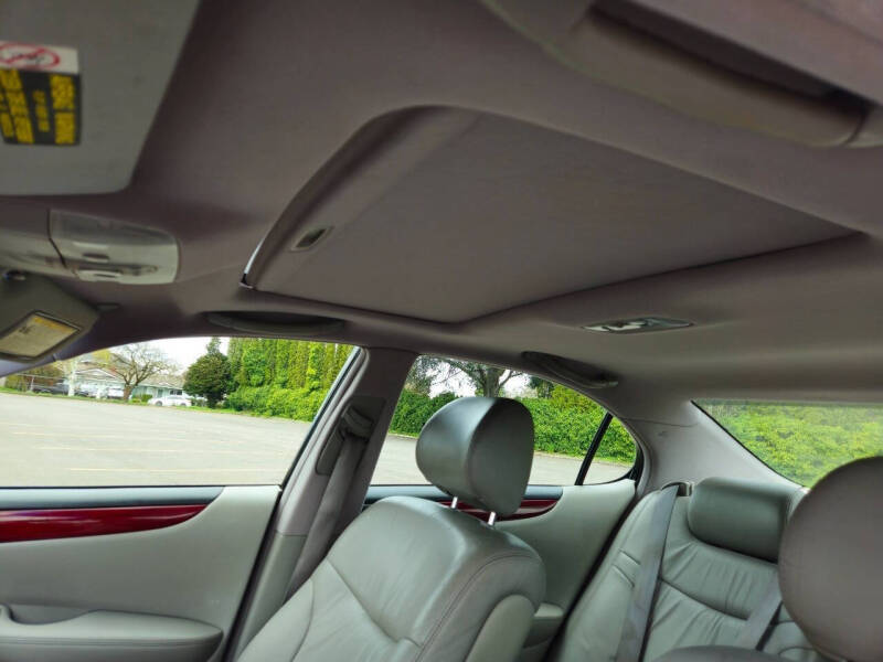 2004 Lexus ES 330