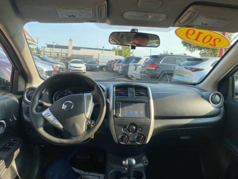 2019 Nissan Versa SV