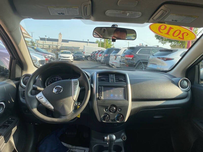 2019 Nissan Versa SV