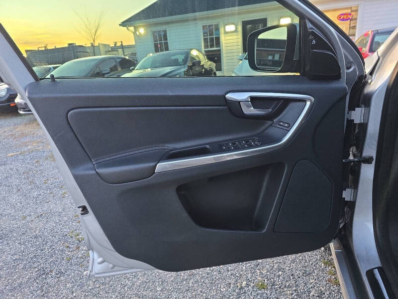 2016 Volvo XC60 T5 Premier