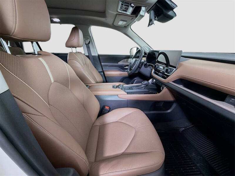 2024 Toyota Grand Highlander Platinum