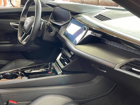 2023 Audi e-tron GT quattro Premium Plus