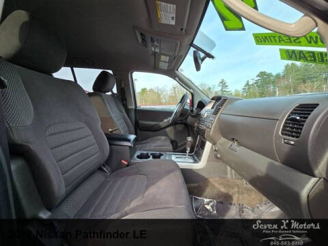 2012 Nissan Pathfinder LE