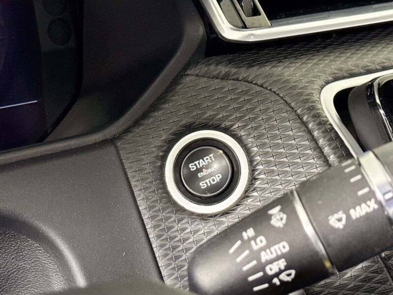 2019 Land Rover Range Rover Velar P250 R-Dynamic SE