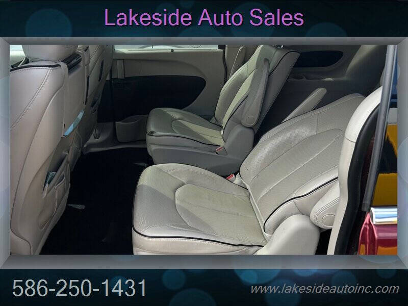 2017 Chrysler Pacifica Hybrid Platinum