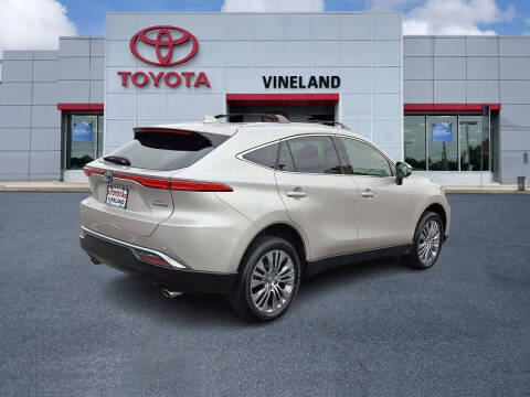 2022 Toyota Venza LE