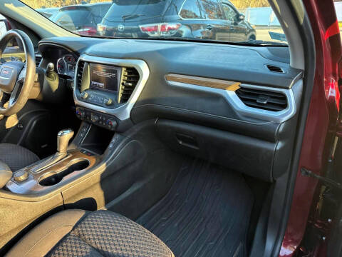 2017 GMC Acadia SLE-2