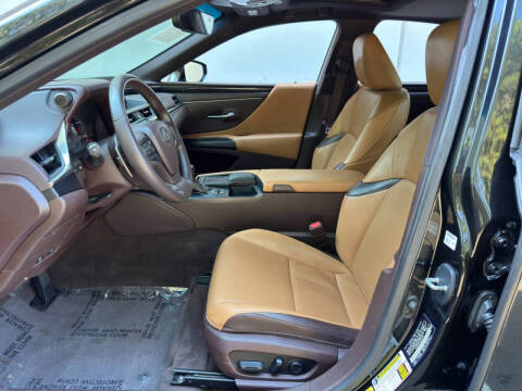 2020 Lexus ES 300h