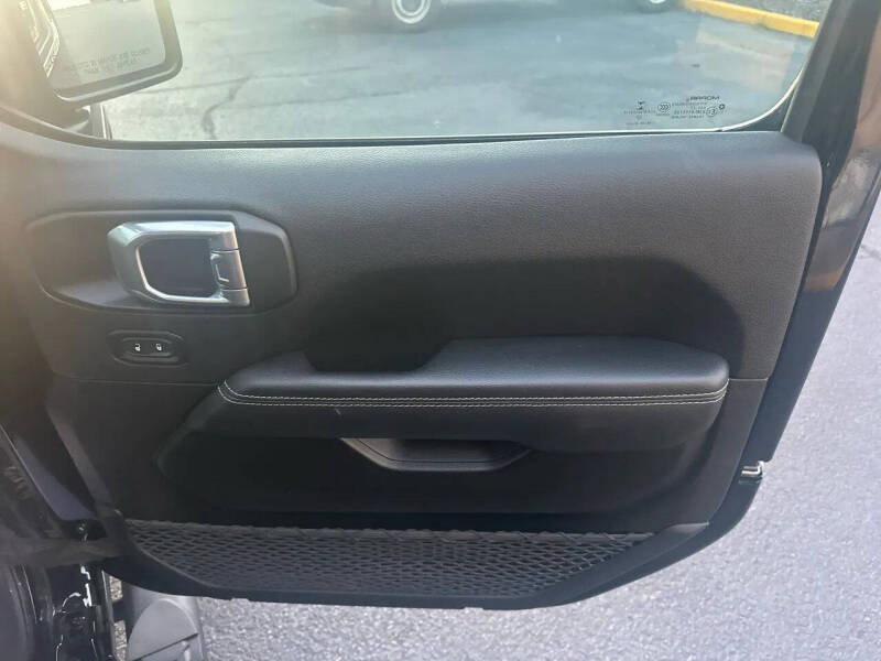 2023 Jeep Gladiator Overland