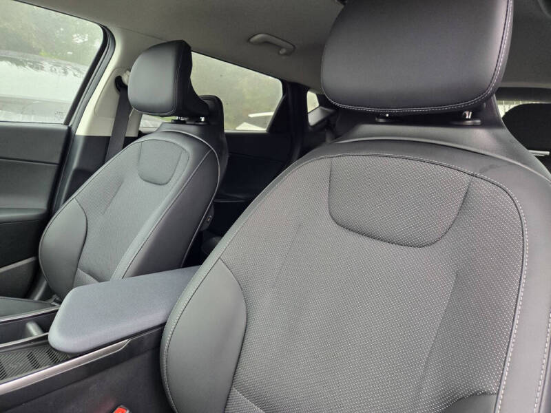 2023 Kia EV6 Light