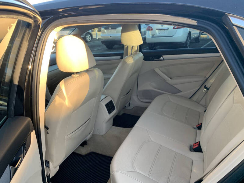 2013 Volkswagen Passat SE