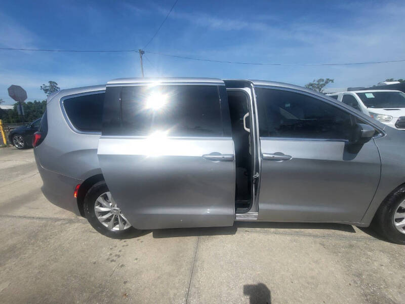 2017 Chrysler Pacifica Touring