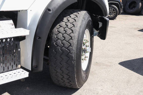 2013 Freightliner M2 112