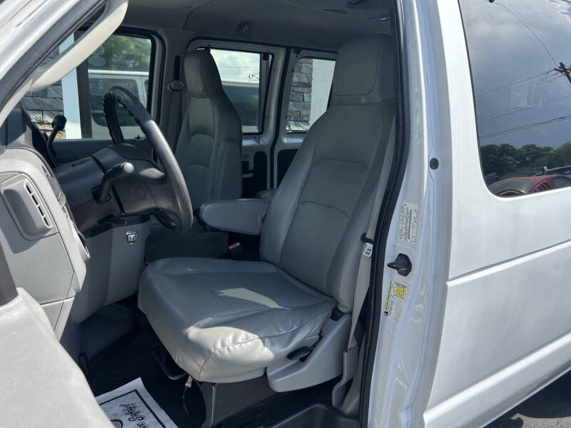2012 Ford E-Series E-350 SD XL