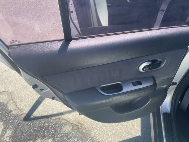 2008 Nissan Versa 1.8 S