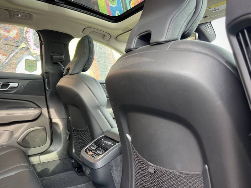 2023 Volvo S60 B5 Ultimate Bright Theme