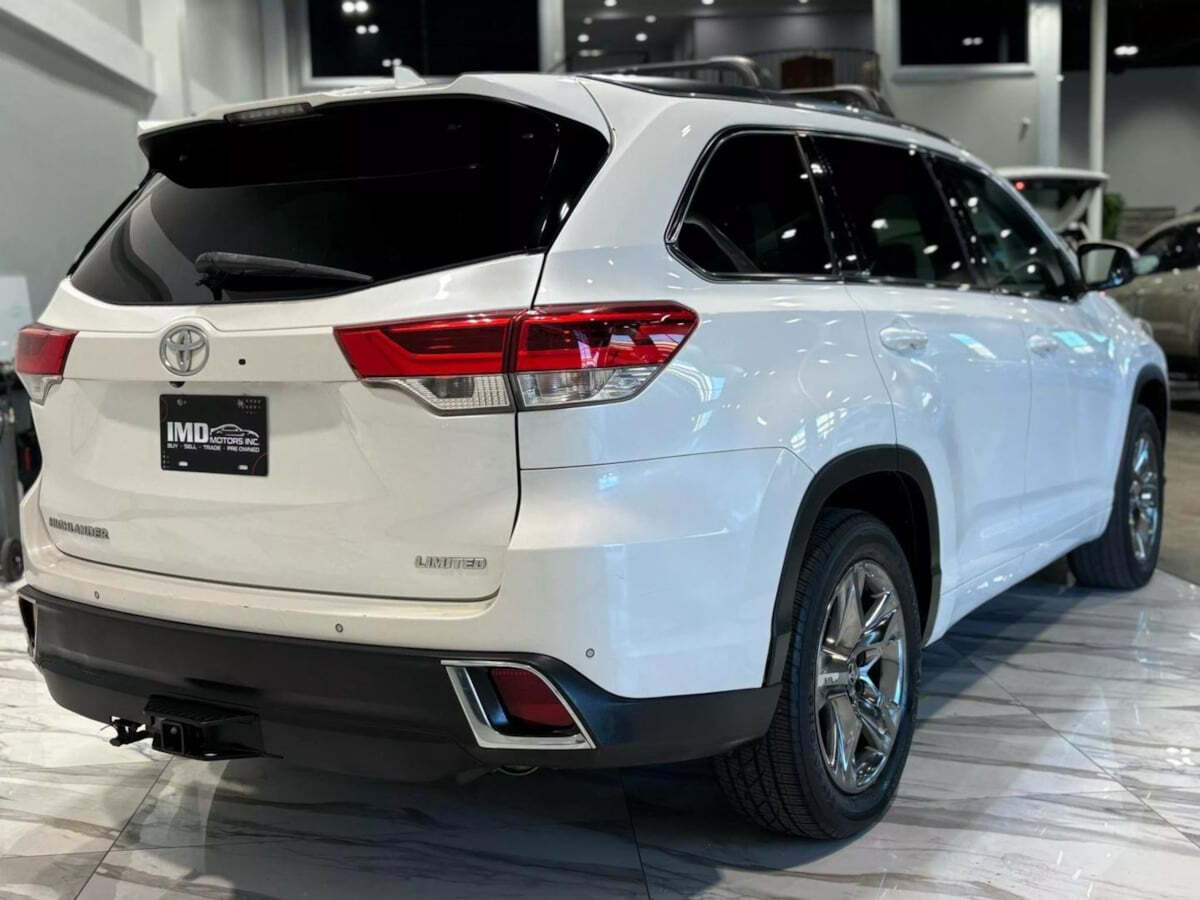 2017 Toyota Highlander for sale at IMD MOTORS, INC in Dallas, TX