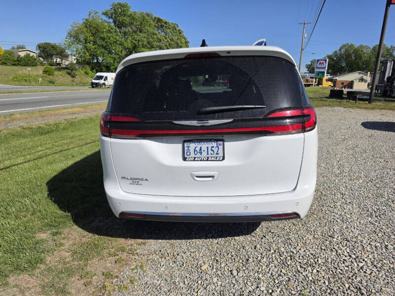2025 Chrysler Pacifica Select - Photo 4