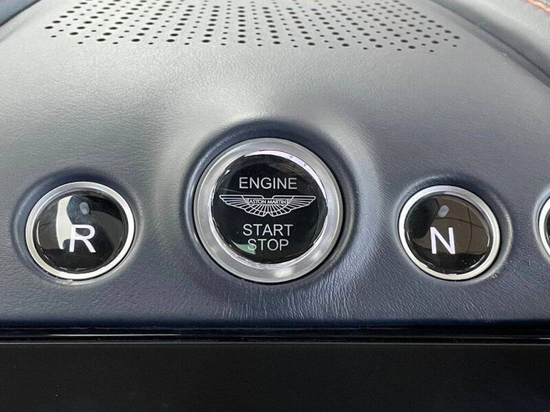 2022 Aston Martin DBX