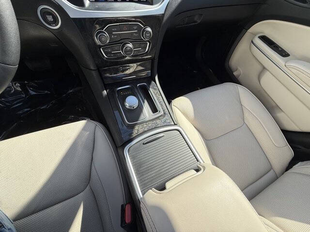 2023 Chrysler 300 Touring L