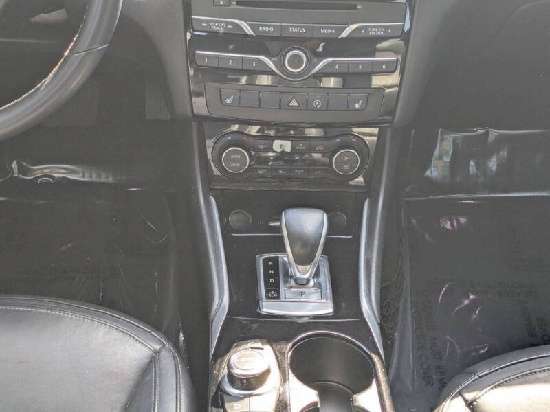 2018 Infiniti QX30 Essential