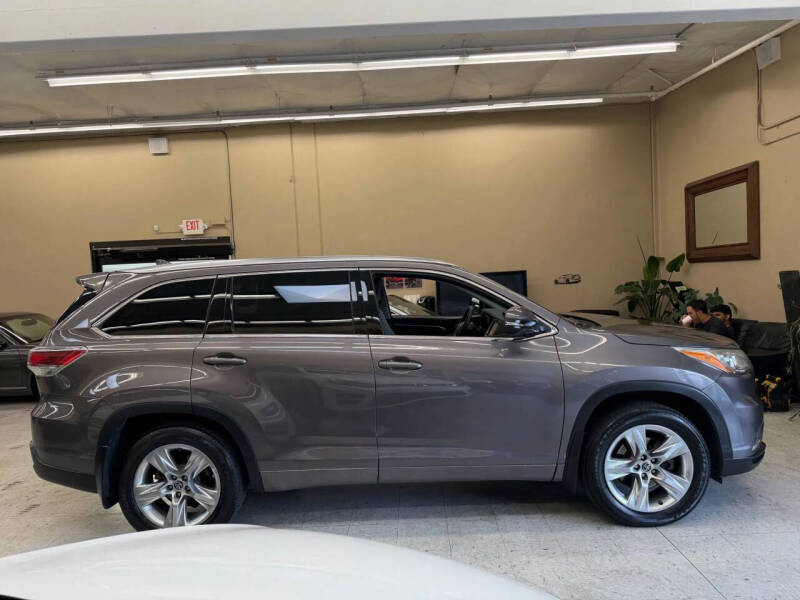 2016 Toyota Highlander Limited Platinum