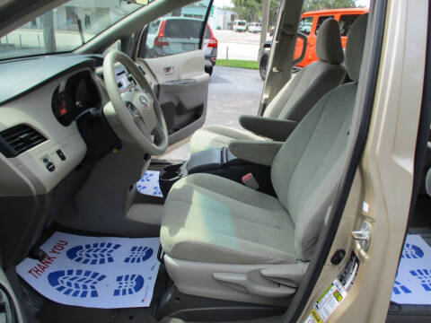 2012 Toyota Sienna Base 7-Passenger