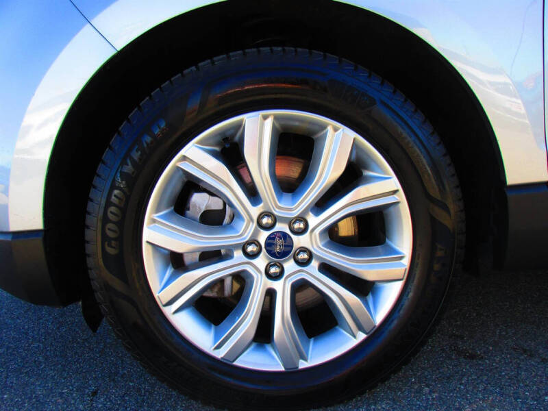 2022 Ford Edge Titanium