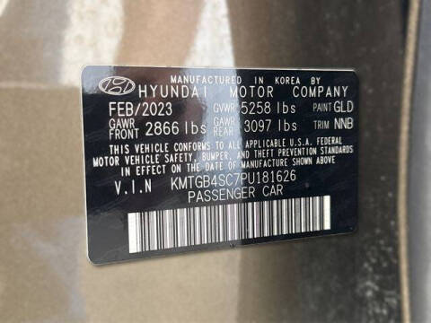 2023 Genesis G80