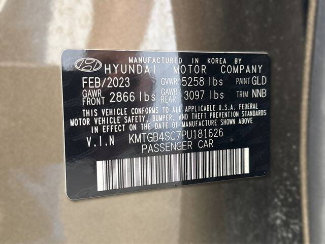 2023 Genesis G80