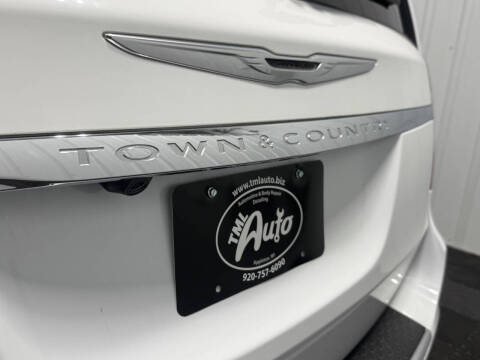 2015 Chrysler Town and Country Touring-L