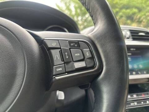 2019 Jaguar F-PACE 25t Premium