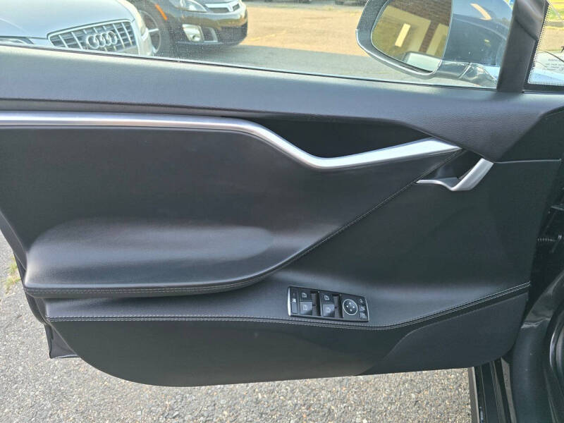 2015 Tesla Model S 70D