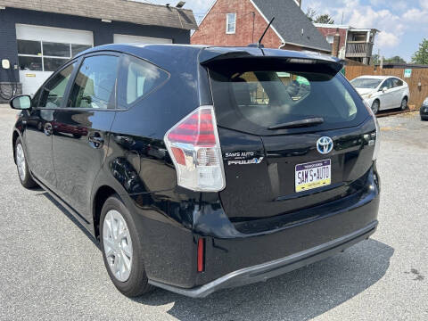2015 Toyota Prius v Three