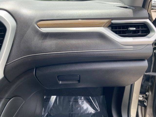 2022 GMC Acadia SLE