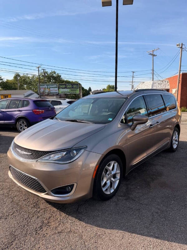 2017 Chrysler Pacifica Touring-L