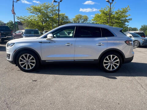 2019 Lincoln Nautilus Select
