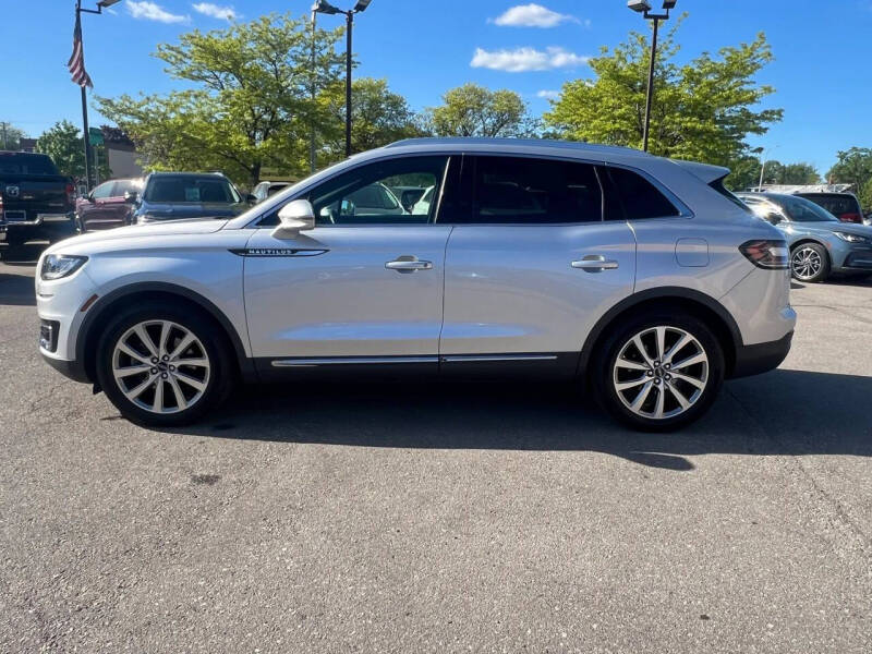 2019 Lincoln Nautilus Select
