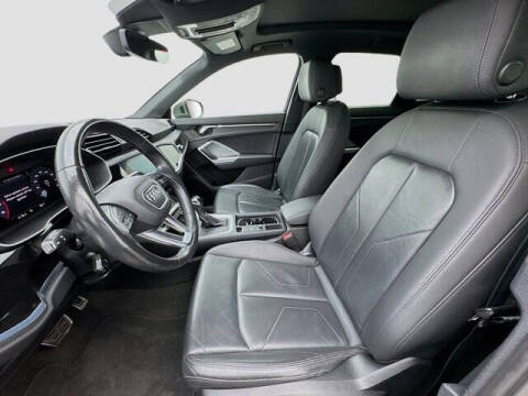 2022 Audi Q3 quattro S line Premium 45 TFSI