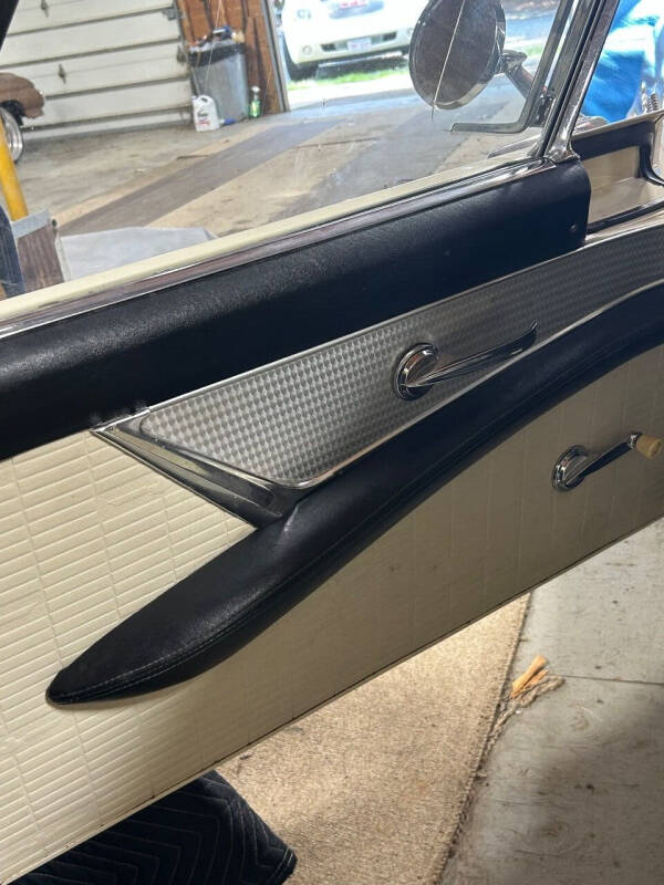 1957 Ford Thunderbird