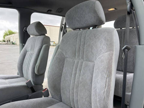 1998 Toyota Sienna LE