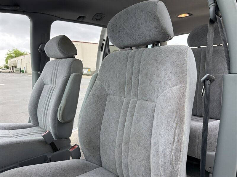1998 Toyota Sienna LE