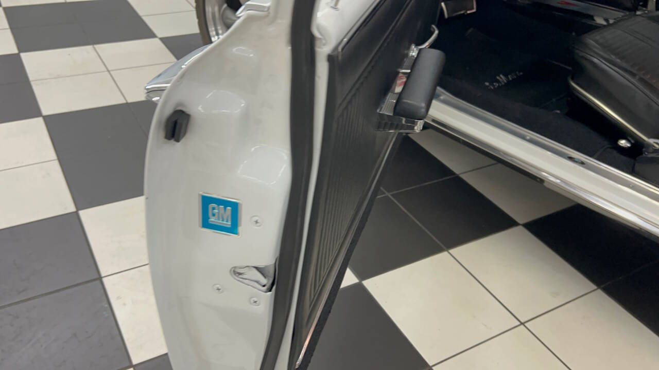 1966 Pontiac LeMans 32