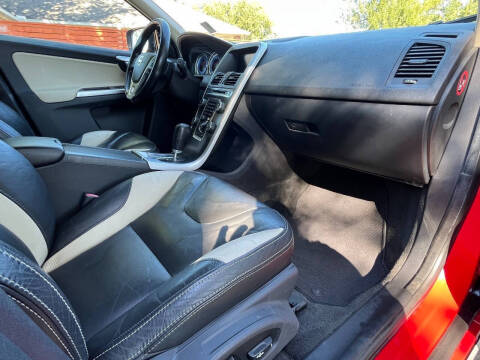 2011 Volvo XC60 T6 R-Design