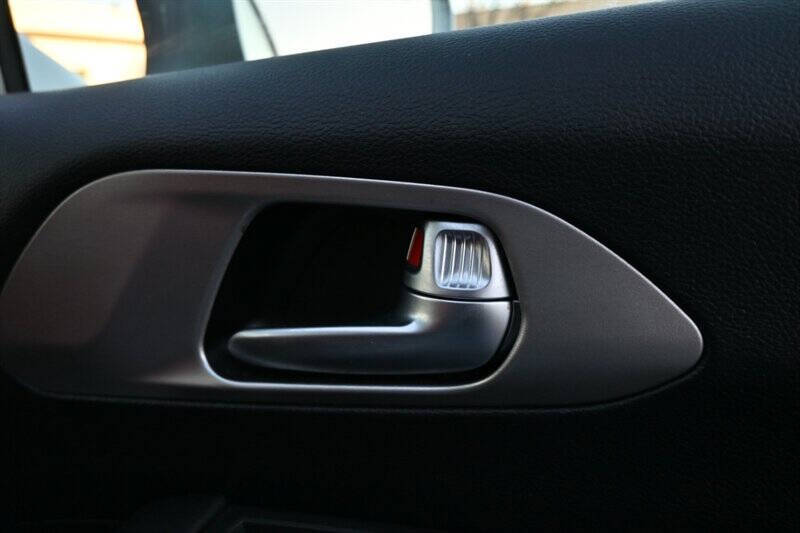 2020 Chrysler Pacifica Hybrid Limited Red S